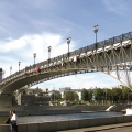 Строительство пешеходного моста через реку Москву от Якиманской набережной к Храму Христа Спасителя 