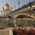 Building of a pedestrian zone across the Moskva river from the Yakimanskaya embankment to the Christ the Savior Cathedral 