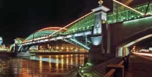 Relocation and installation of the former Krasnoluzhsky rail bridge by the Kievsky rail station, transformation of the former into a pedestrian bridge 