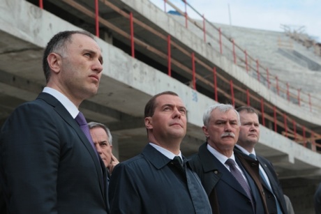 Дмитрий Медведев ознакомился со строительством нового стадиона для "Зенита" в Петербурге